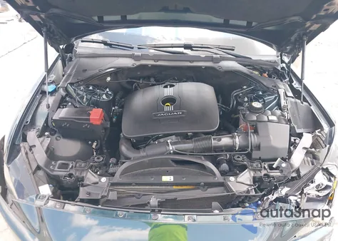 2017 Jaguar Xe 25T Premium из США, поврежденный, VIN SAJAD4BG7HA975094